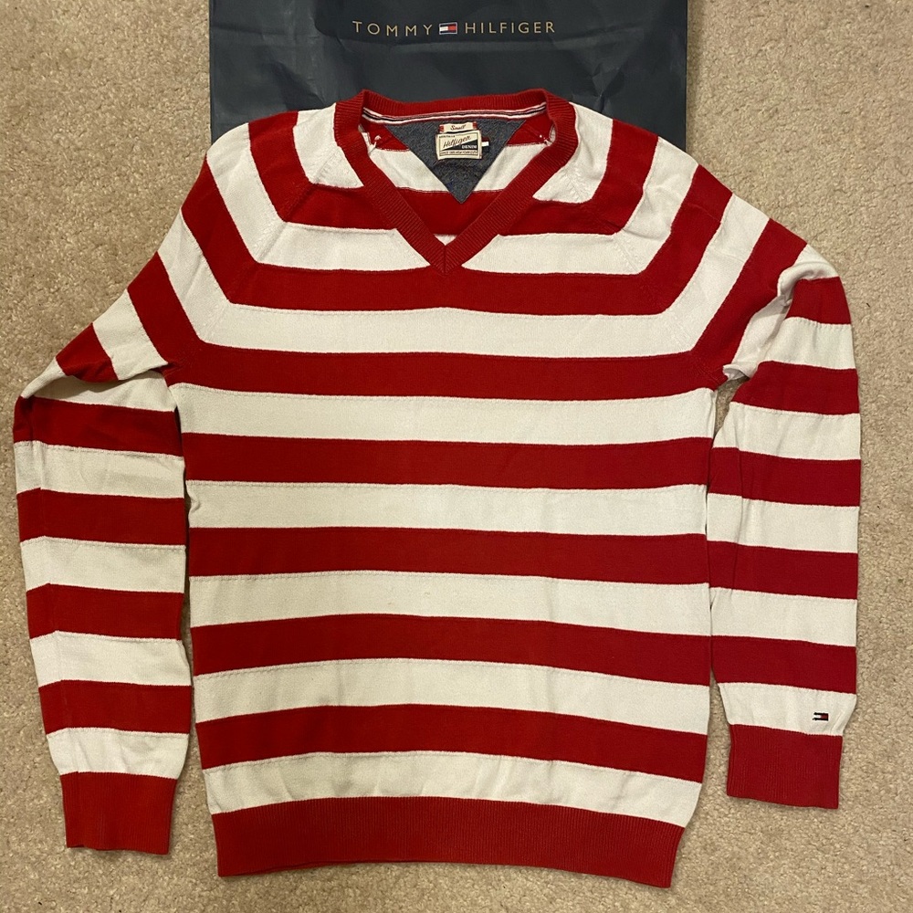 Tommy Hilfiger Men’s V-neck Sweater
